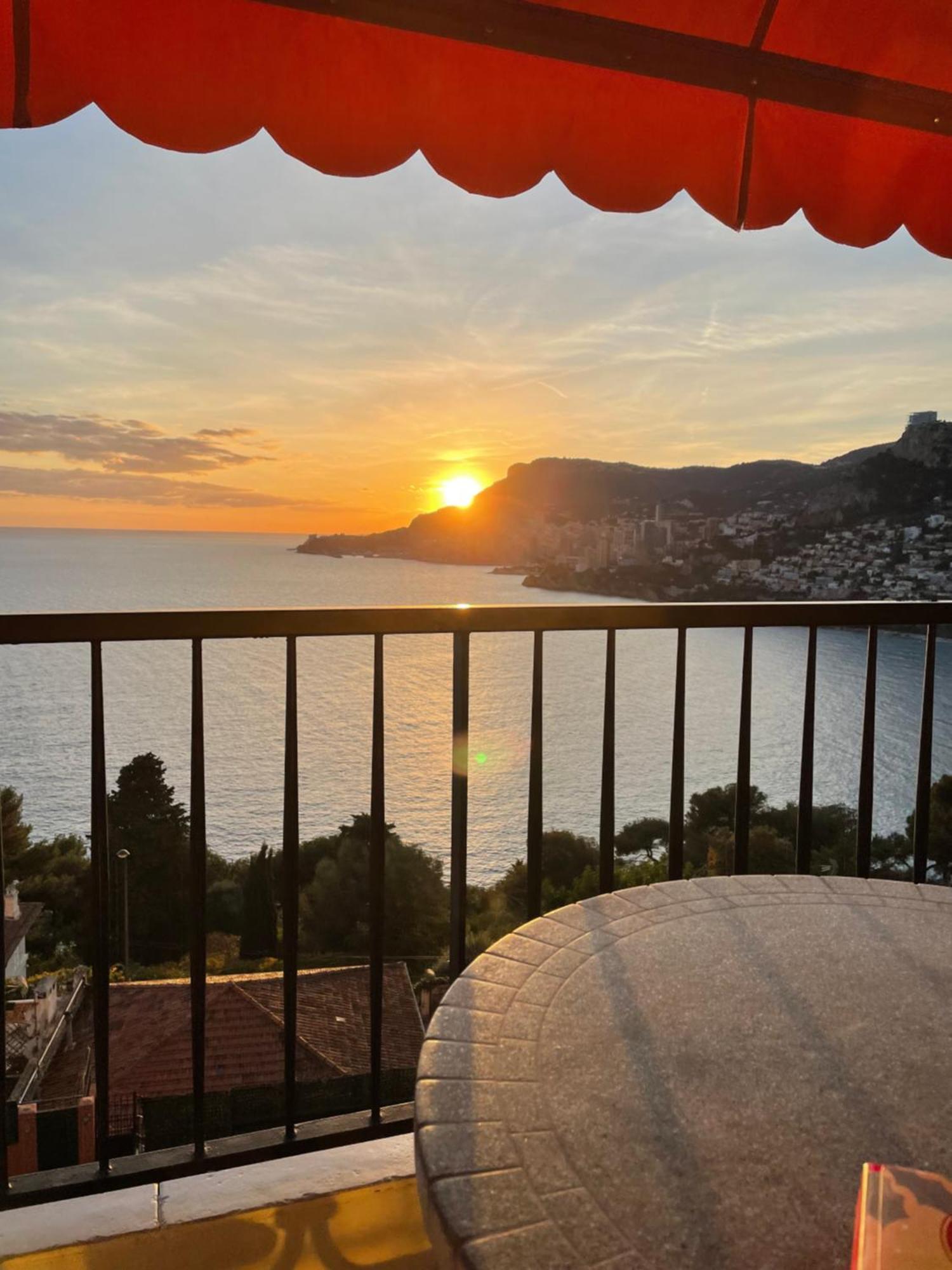 Aux Portes De Monaco Superbe T3 Vue Mer Roquebrune-Cap-Martin Bagian luar foto