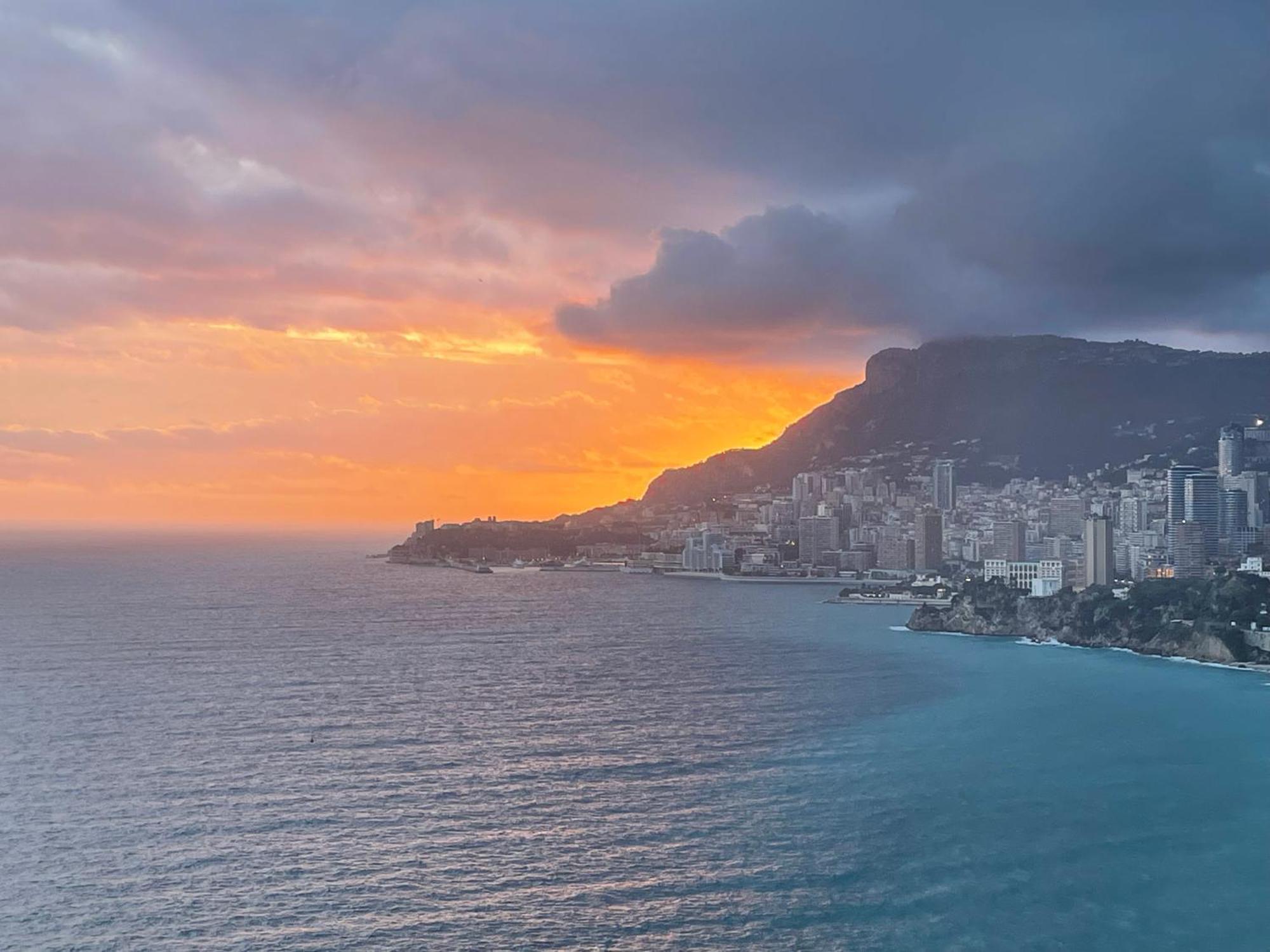 Aux Portes De Monaco Superbe T3 Vue Mer Roquebrune-Cap-Martin Bagian luar foto
