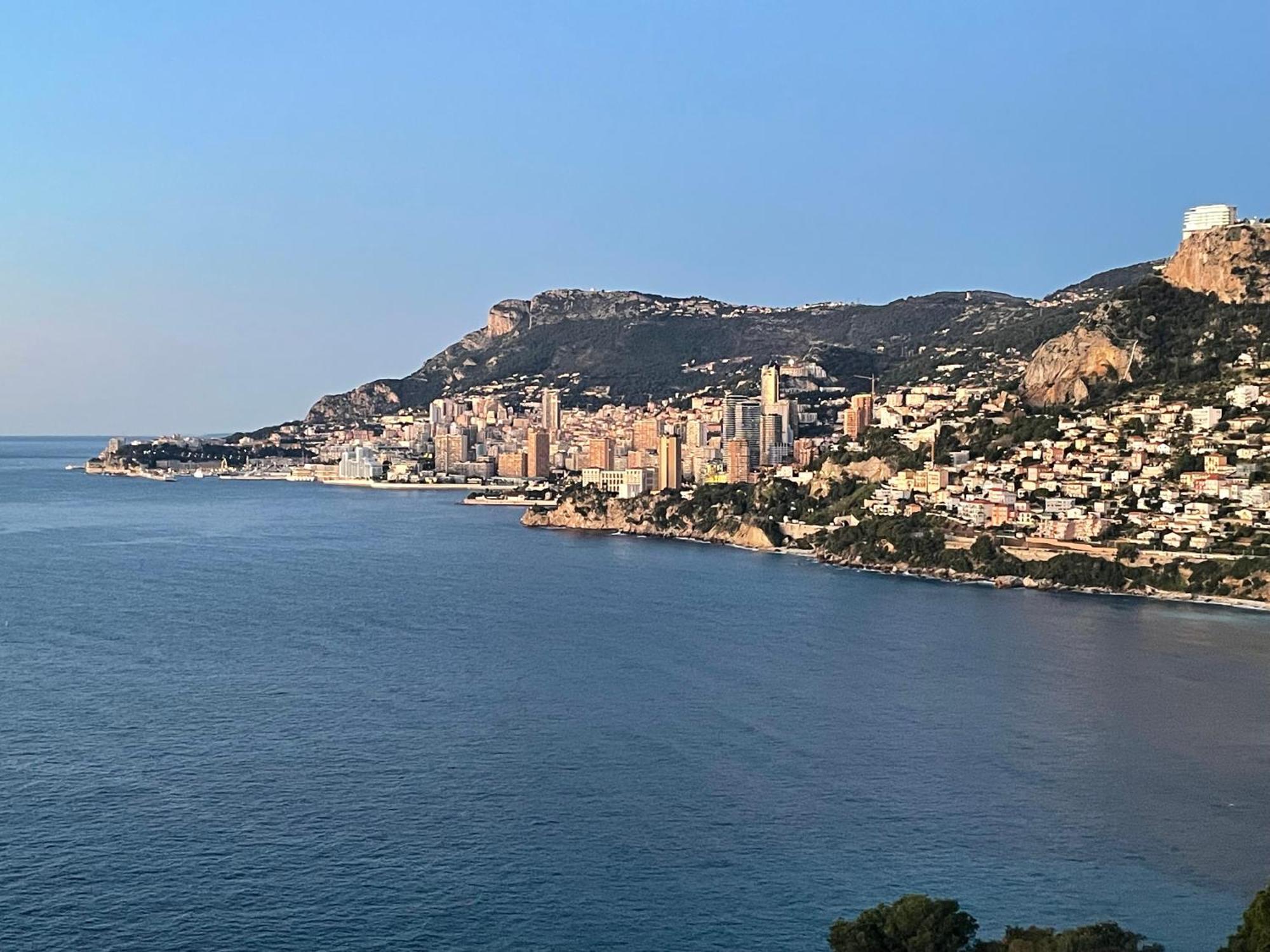 Aux Portes De Monaco Superbe T3 Vue Mer Roquebrune-Cap-Martin Bagian luar foto